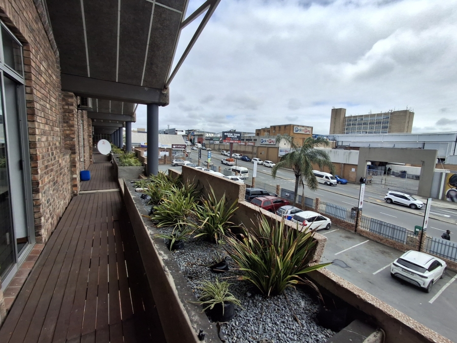 To Let Commercial Property for Rent in Vincent Eastern Cape